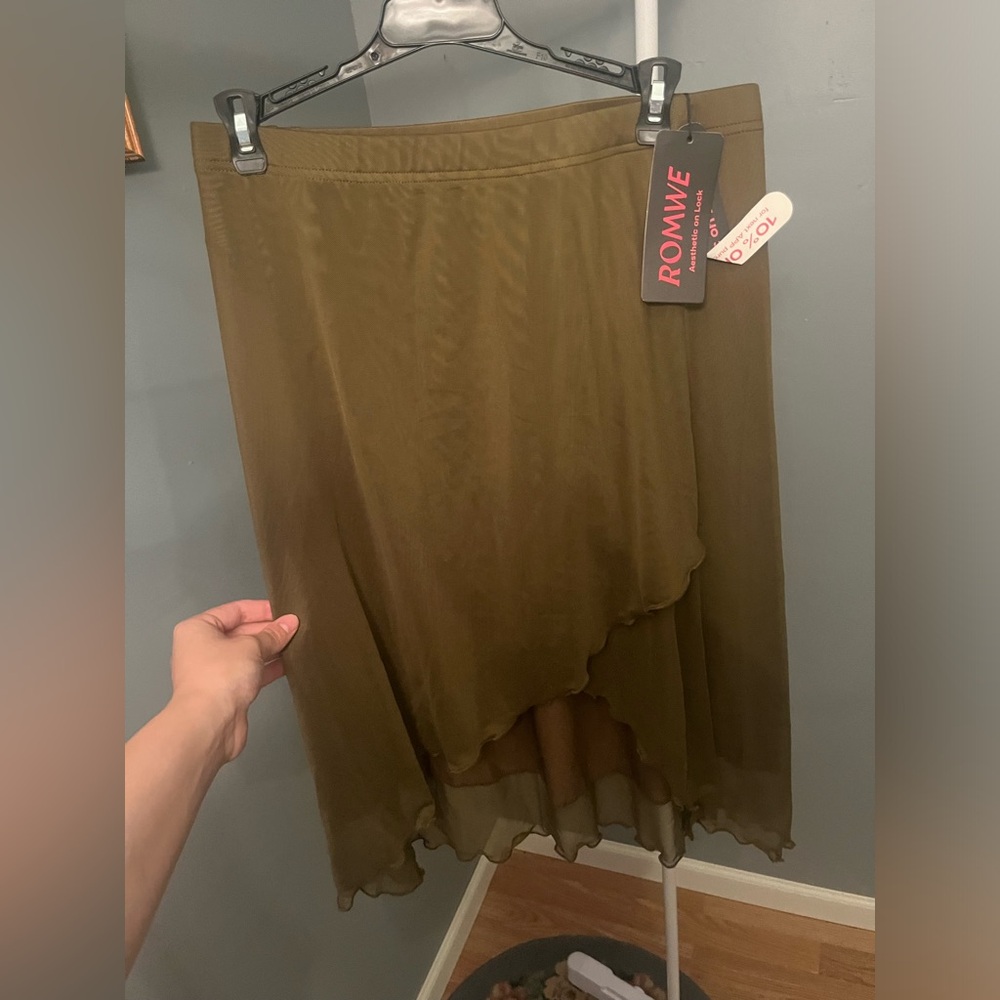 NWT women’s fairy-core asymmetrical bottom midi skirt